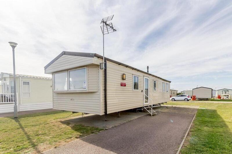 Caledonia Summertime Villa Jaywick Sands Exterior foto